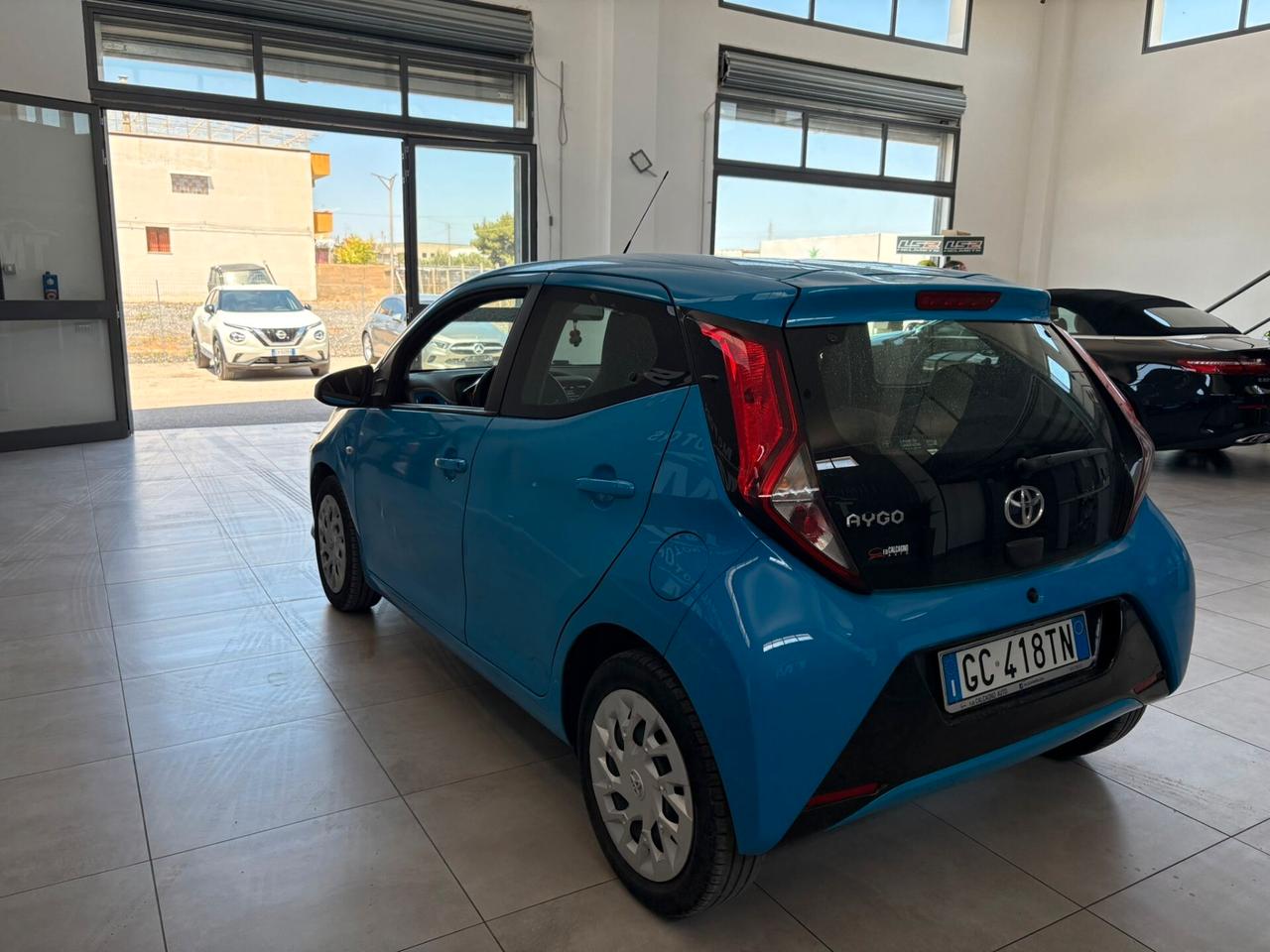 Toyota Aygo Connect 1.0 VVT-i 72 CV 5 porte x-play