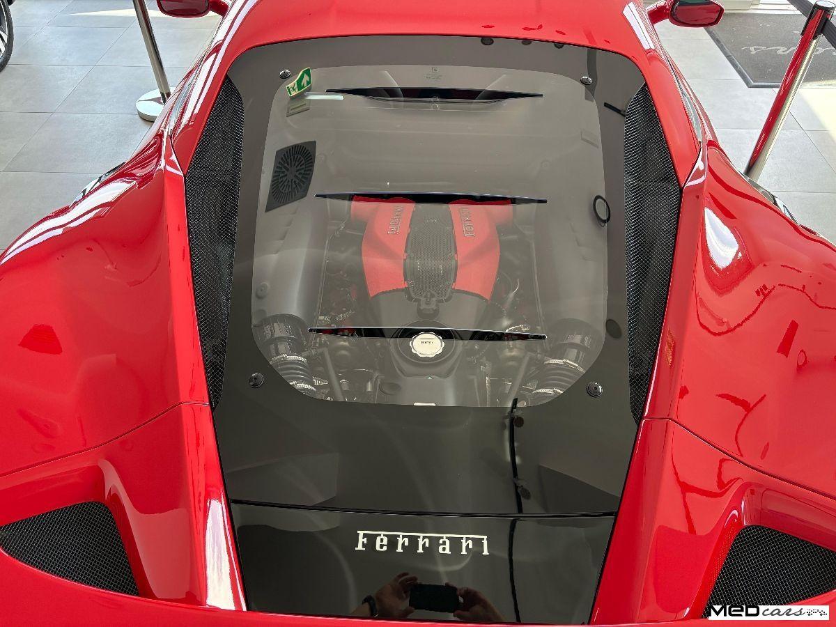 FERRARI - F8 - Tributo