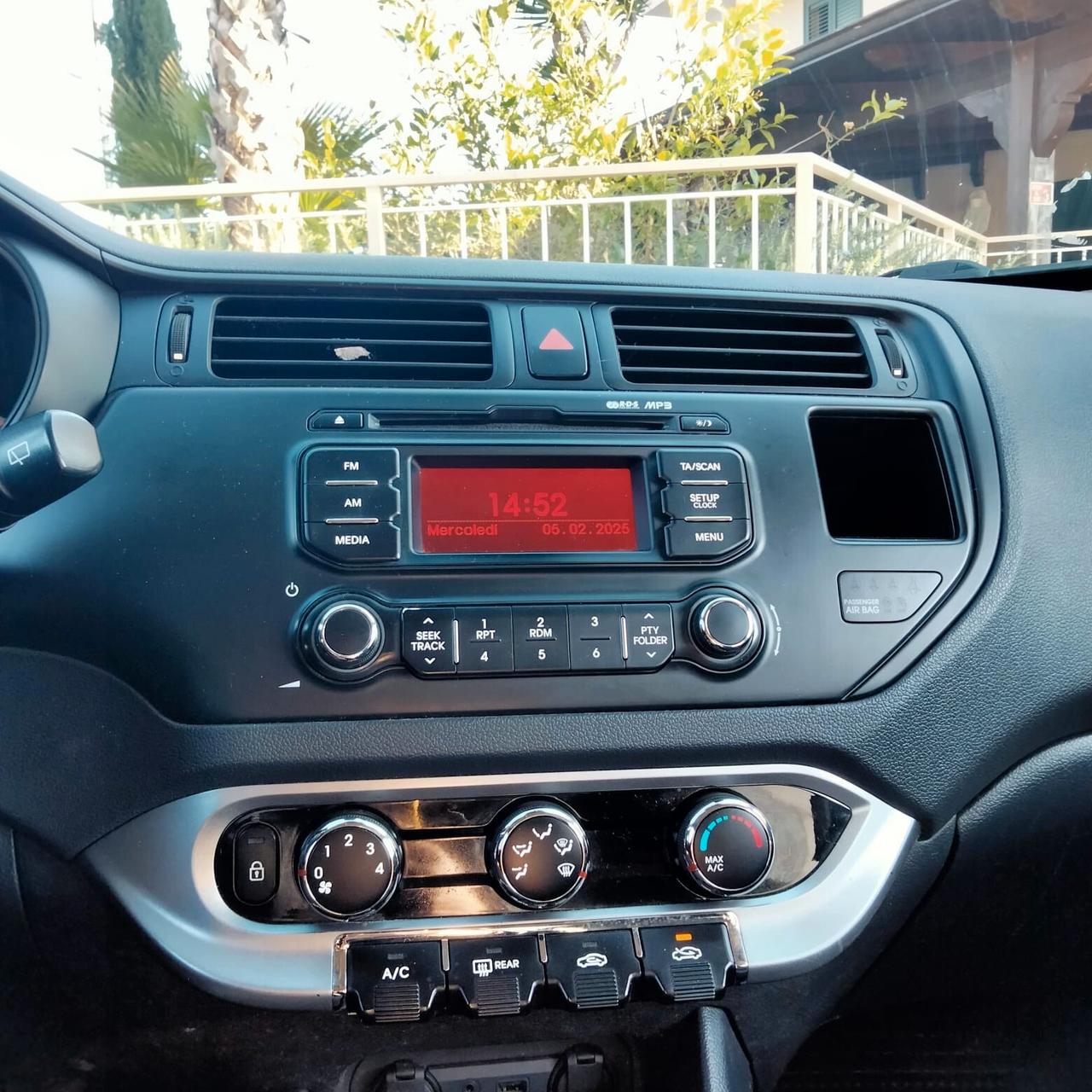 Kia Rio 1.1 CRDi WGT 5p. LX