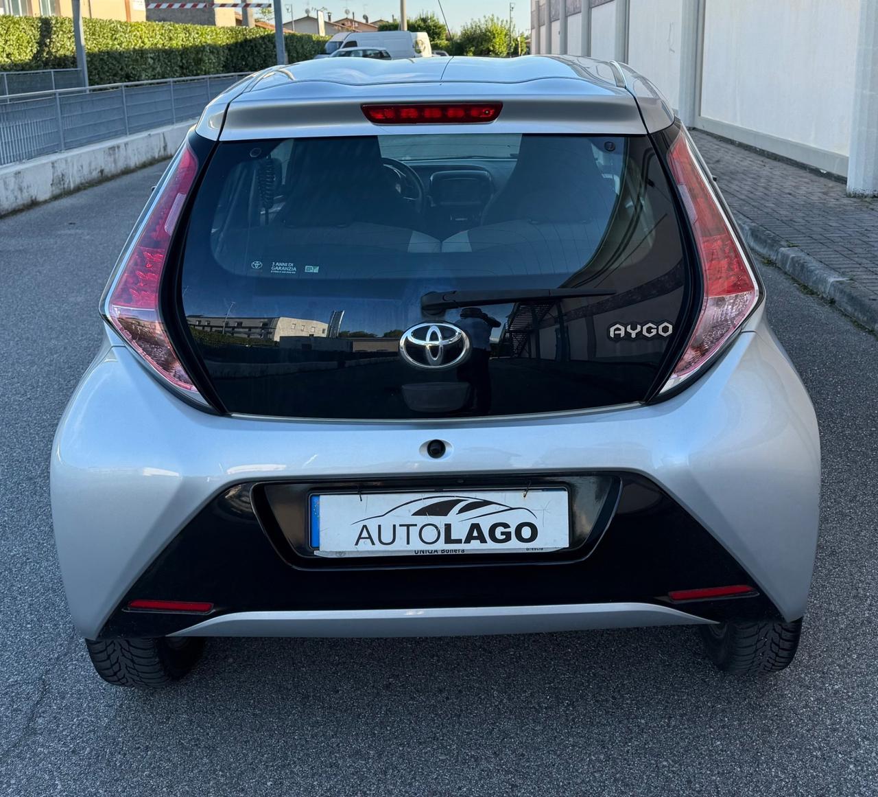 Toyota Aygo 1.0 VVT-i 69 CV 5 porte x-play MMT