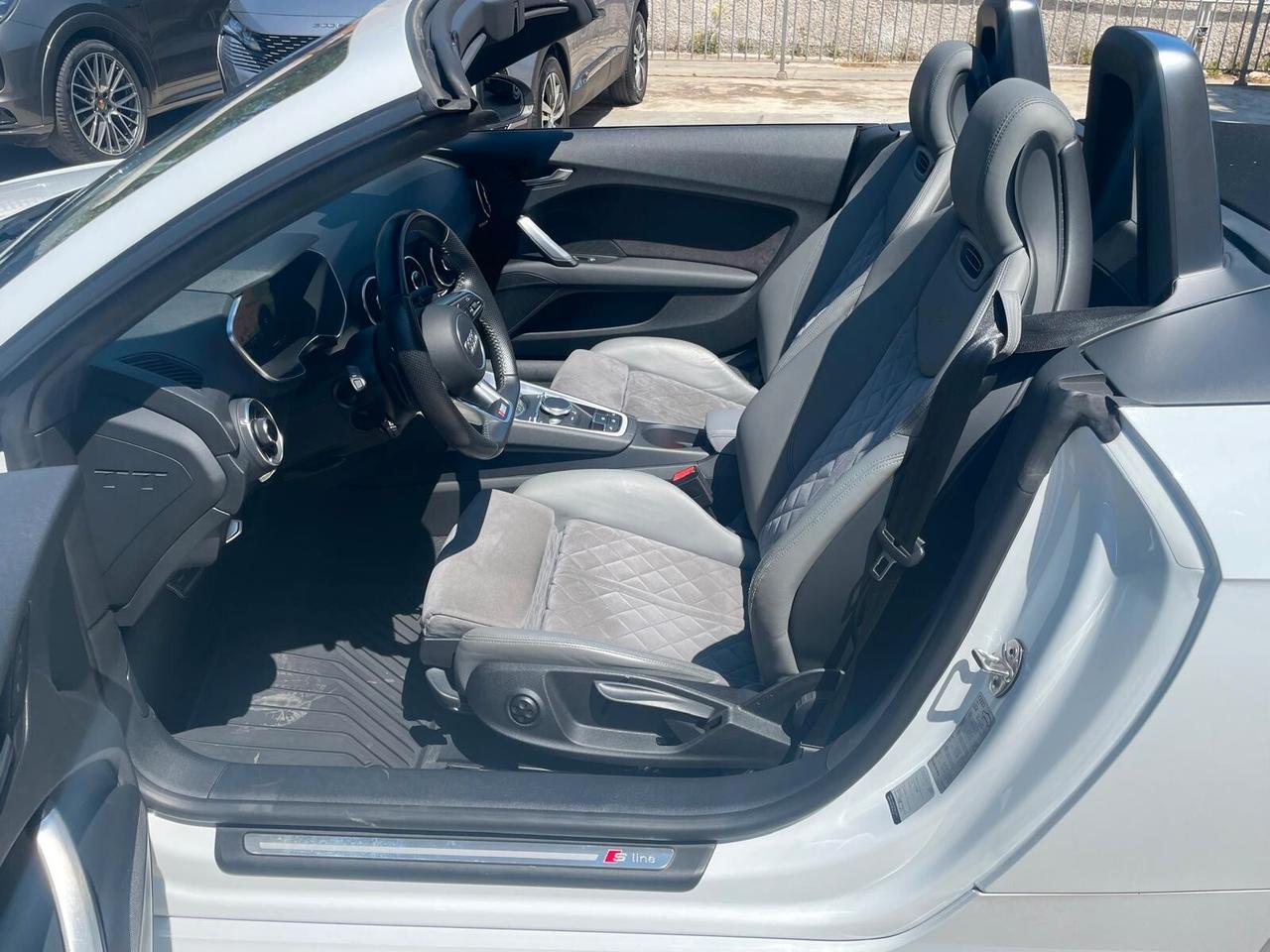 Audi TT Roadster 2.0 TFSI S tronic S line