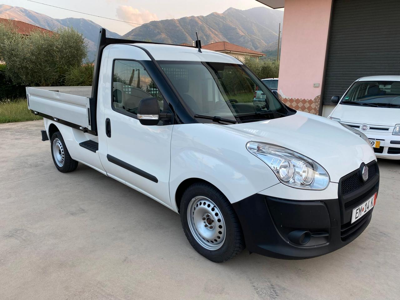2011 FIAT DOBLO' MAXI CARGO WORK-UP