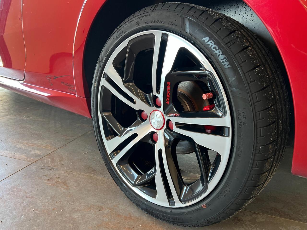 Peugeot 208 1.6 THP 200 CV 3 porte GTi