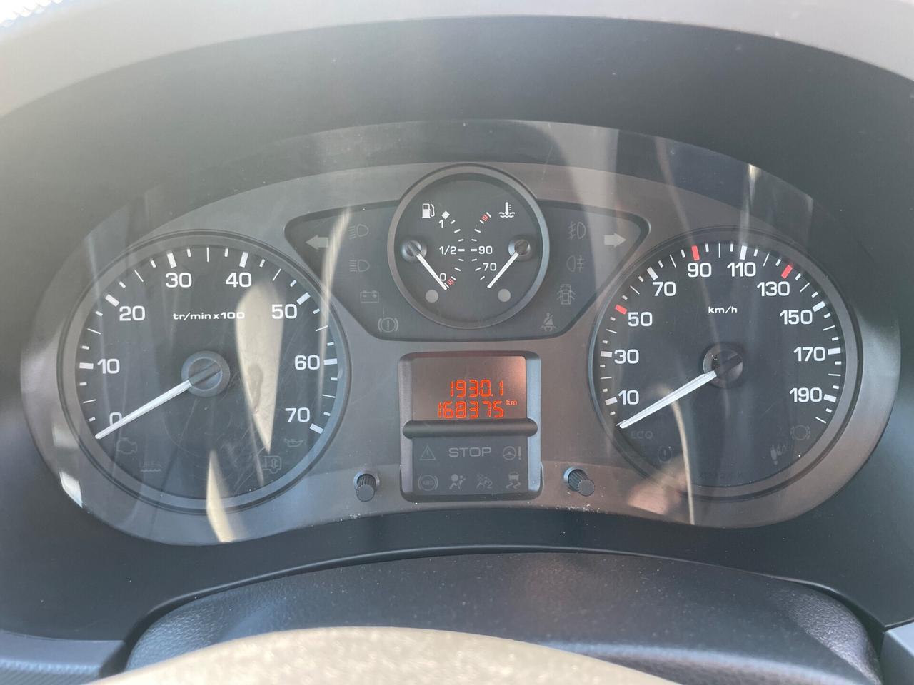 Peugeot Partner 1.6 HDi 92 VAN 3 POSTI