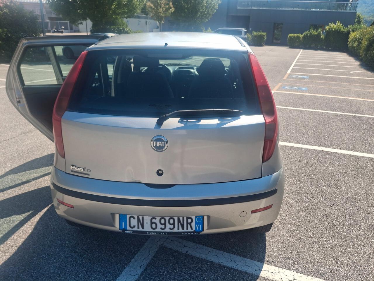 Fiat Punto 1.2 benzina per neopatentati solo 102 mila km