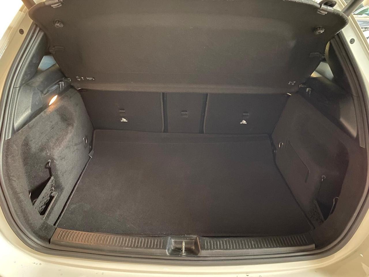 MERCEDES-BENZ CLASSE B 180D PREMIUM 116CV - PELLE, TETTO, VIRTUAL COCKPIT, NEOPATENTATI