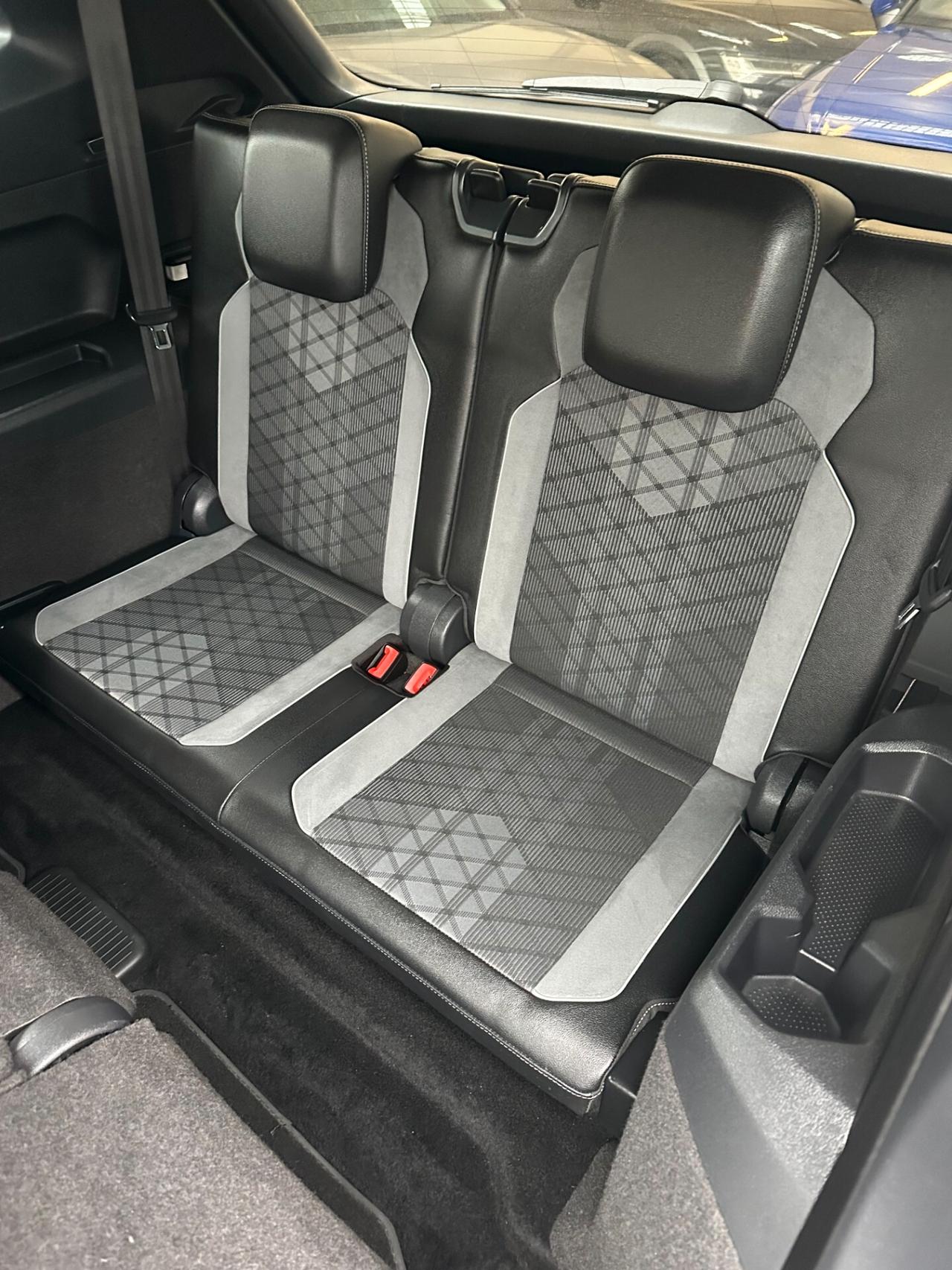 Volkswagen Tiguan Allspace 2.0 TDI SCR DSG 4MOTION R-Line 7 posti