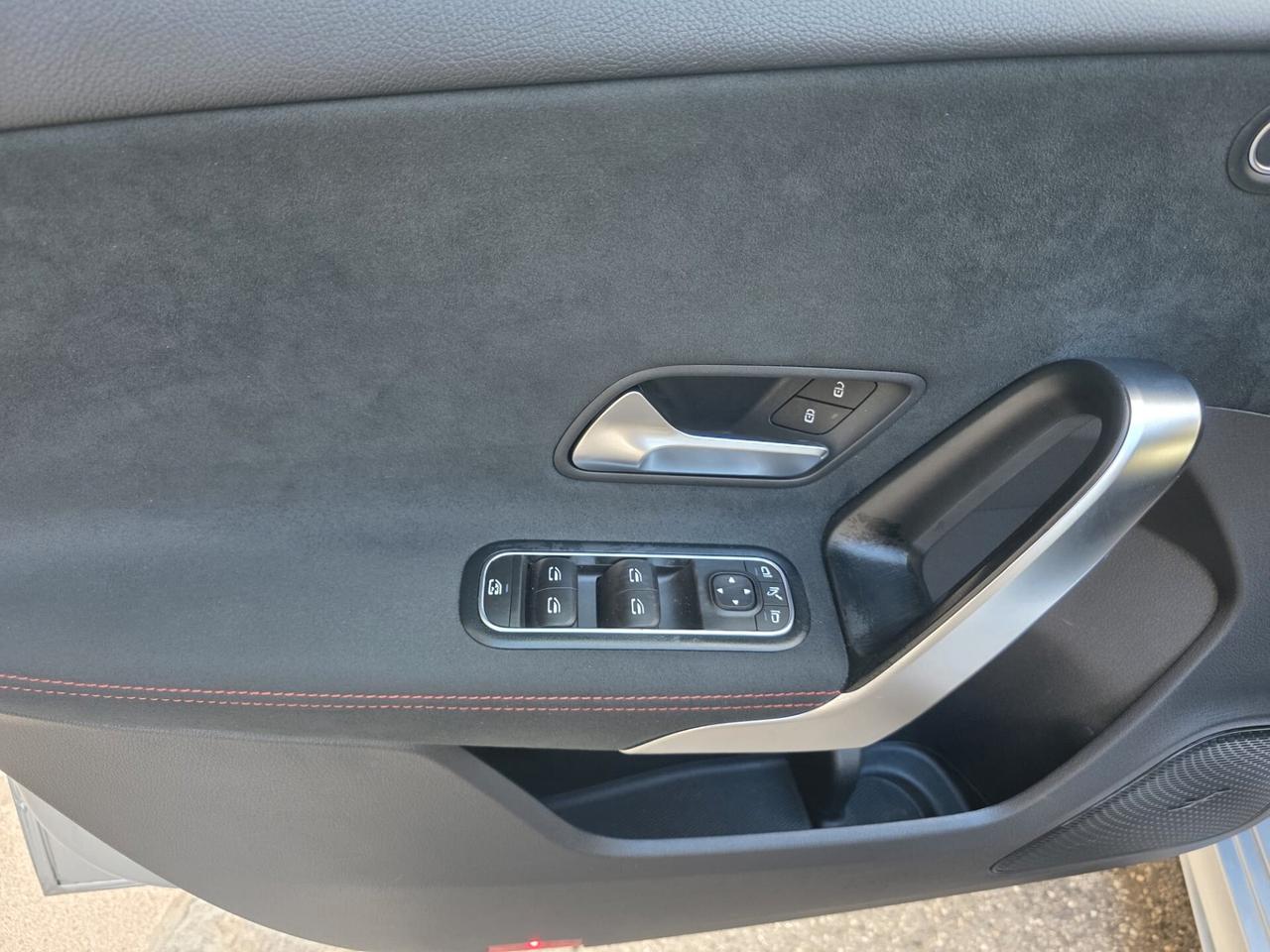 Mercedes-benz A 180 d Automatic AMG Line Premium+Cerchi 19+Virtual..