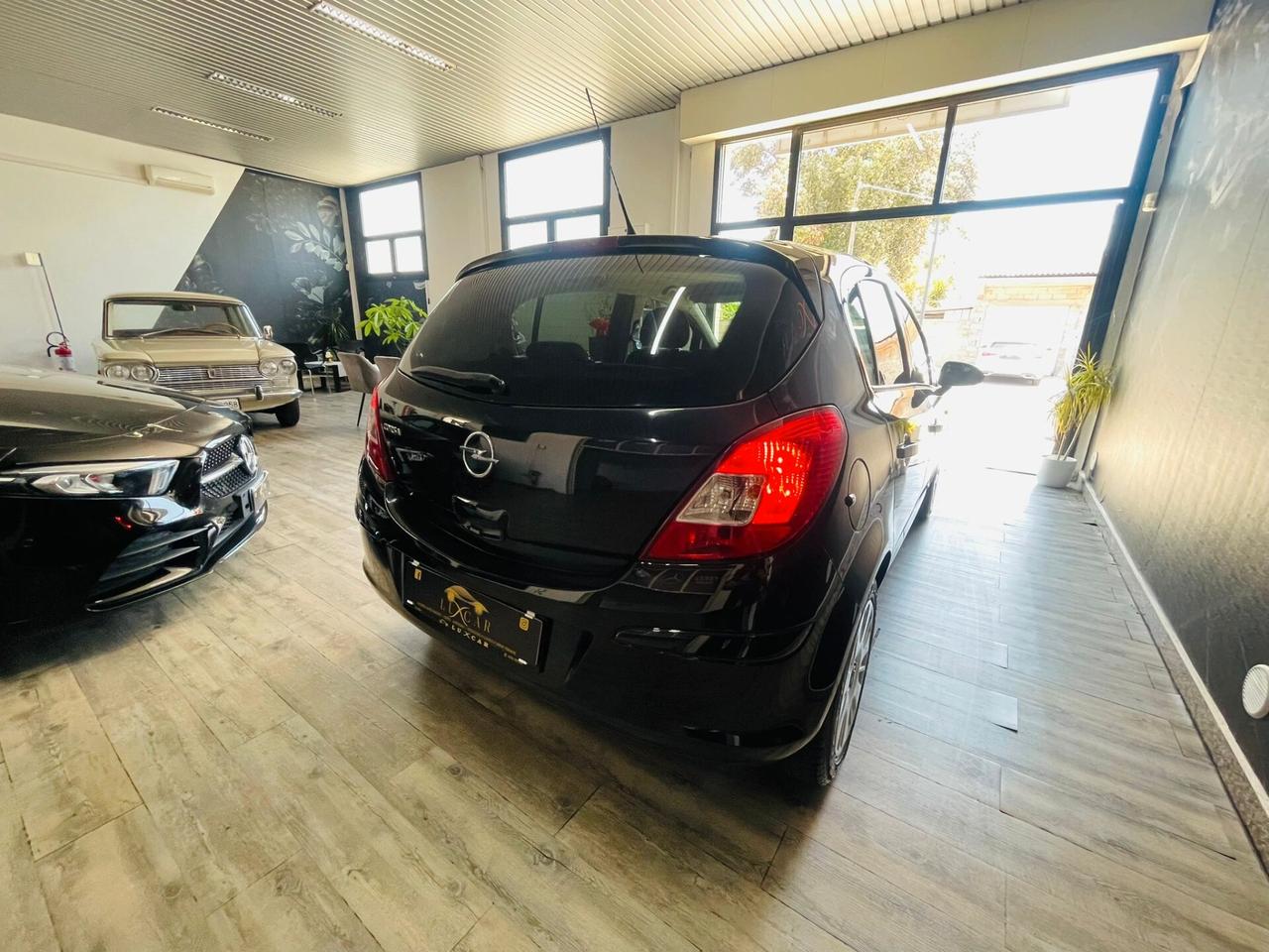 Opel Corsa 1.2 5 porte Cosmo