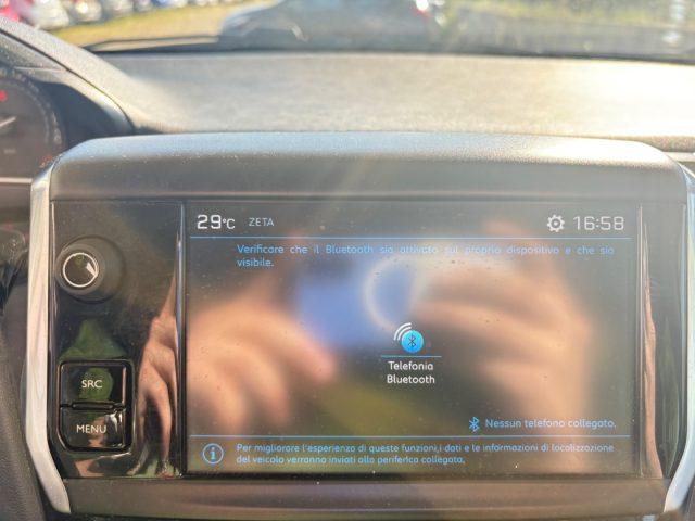 PEUGEOT 208 1.2 82cv 5 porte POCHI CHILOMETRI OK NEOPATENTATI