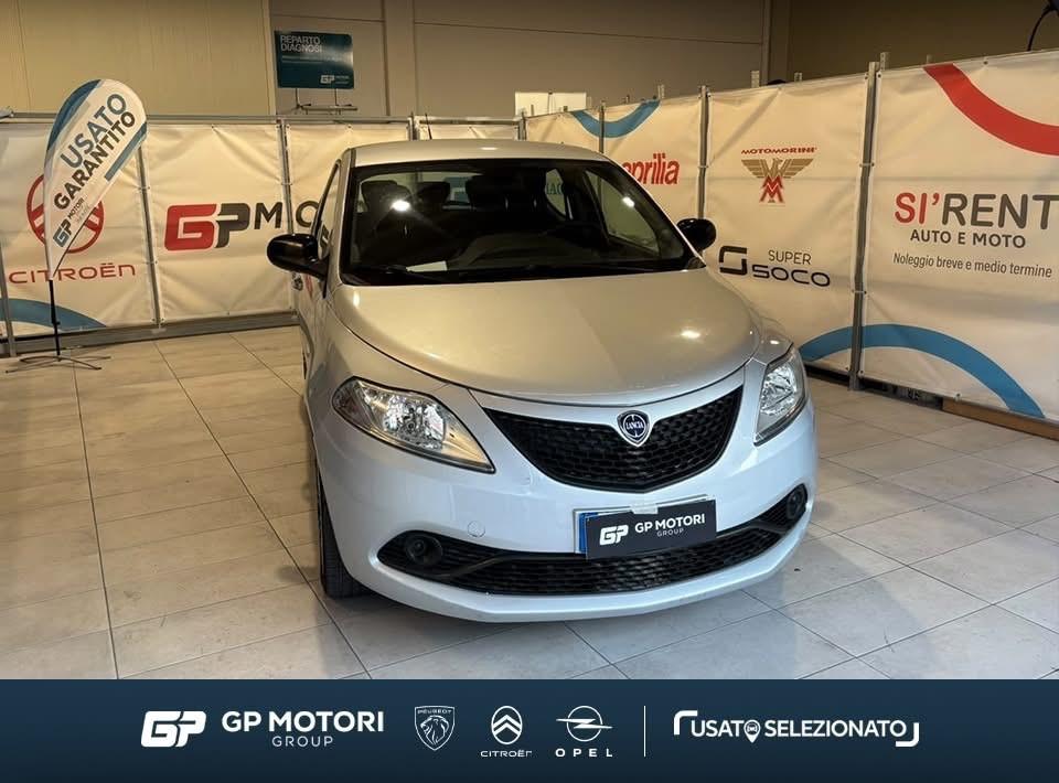 Lancia Ypsilon 1.2 69 CV 5 porte S&S Gold