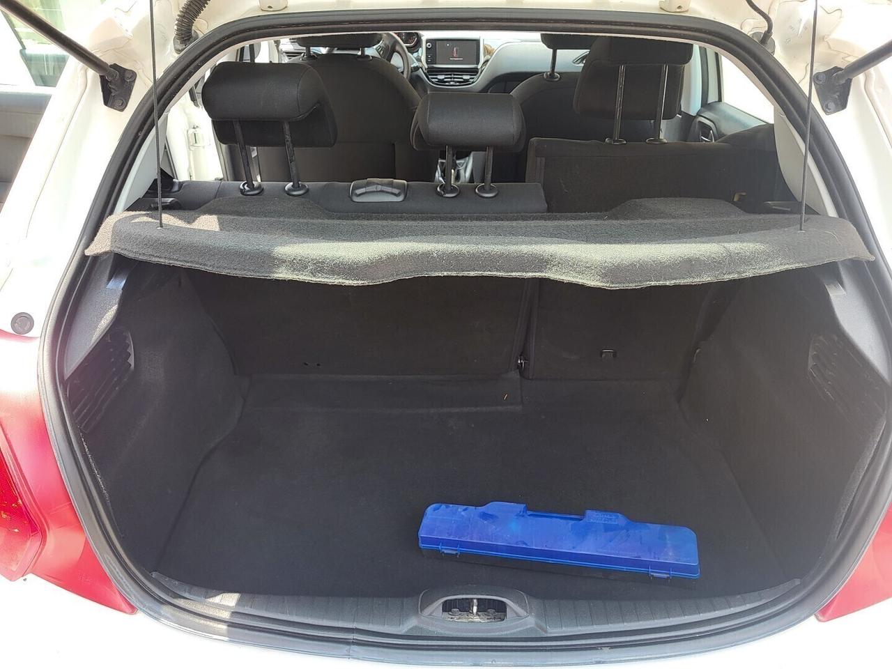 PEUGEOT 208 1,4 HDI-UNICA PROPRIETAR-4 REVISIONI