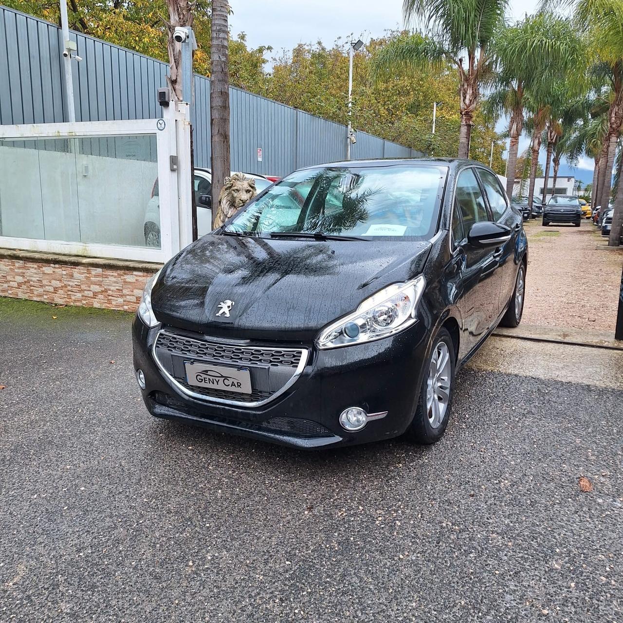 Peugeot 208 1.4 HDi 68 CV 5 porte Allure