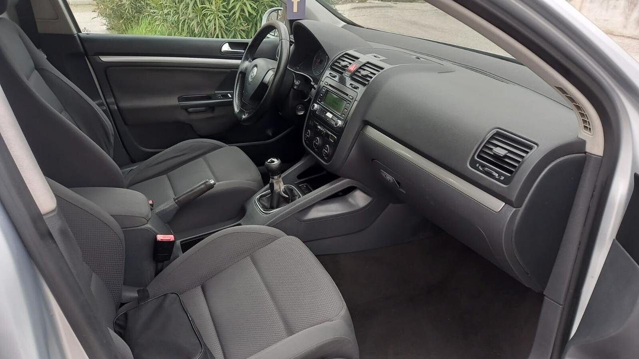 Volkswagen Golf 1.9 TDI 5p. Sportline