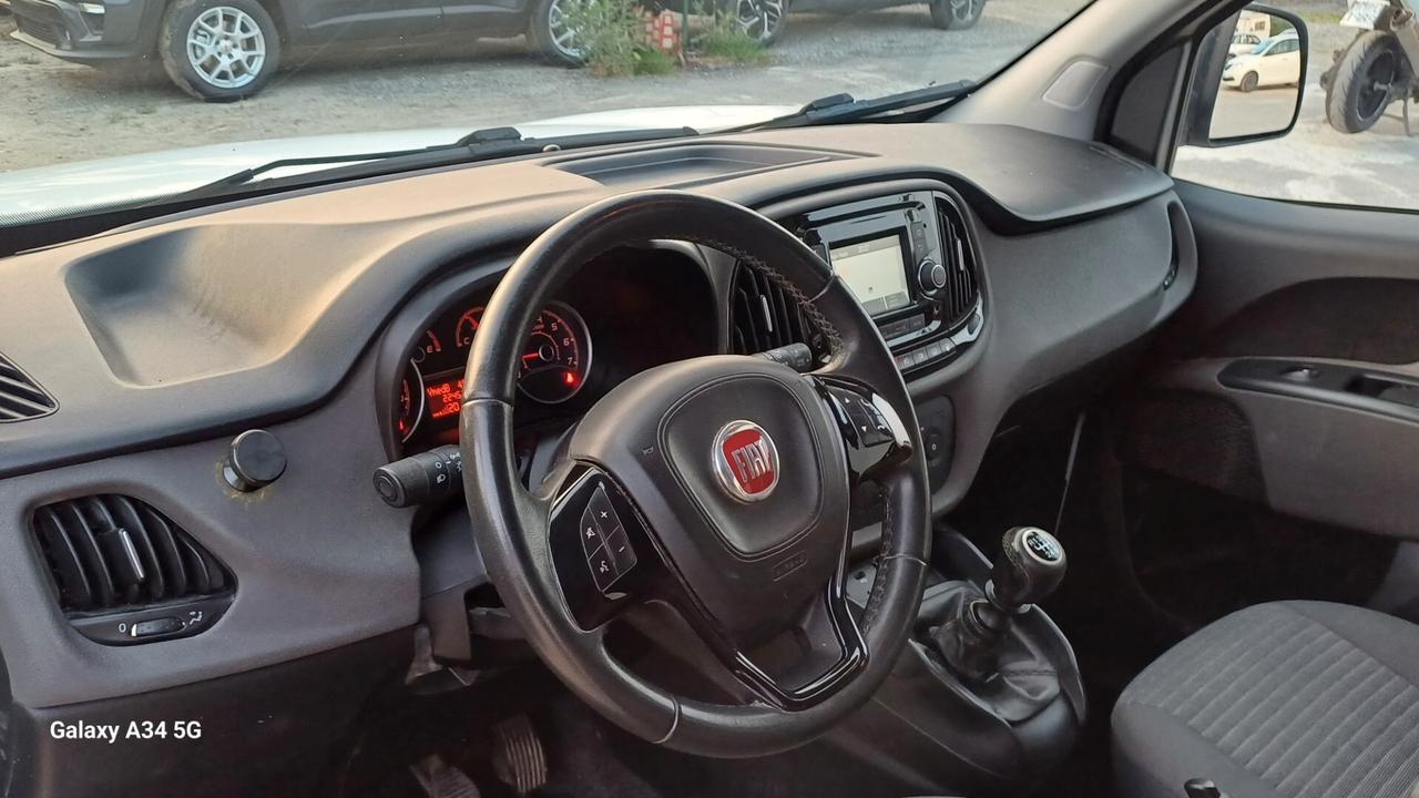 Fiat Doblo Natural Power Lounge 7 posti