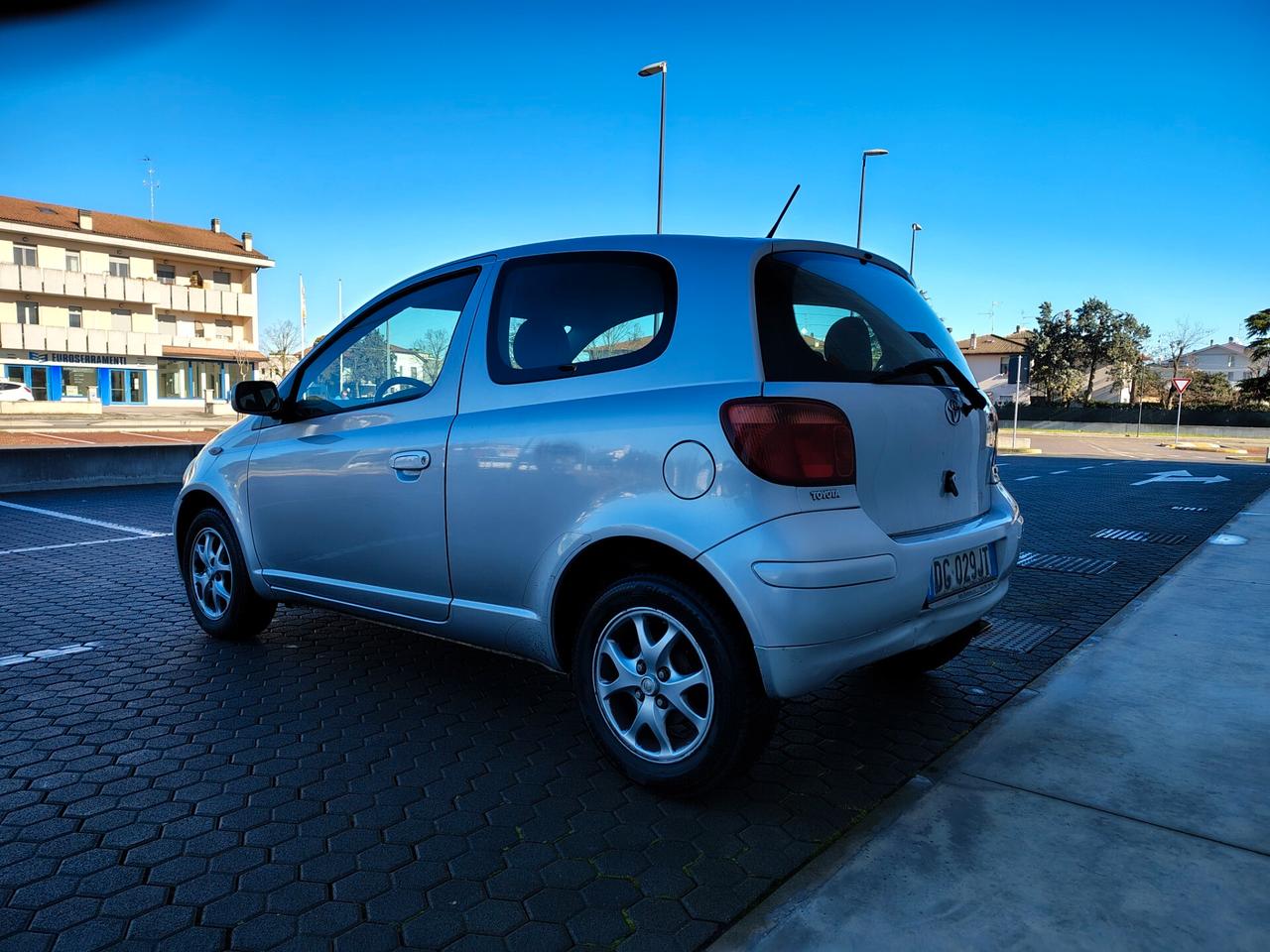 Toyota Yaris 1.3i 16V cat 3 porte Sol