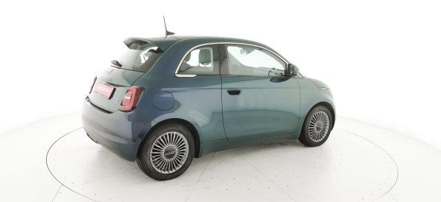 FIAT 500e Berlina 42 kWh La Prima