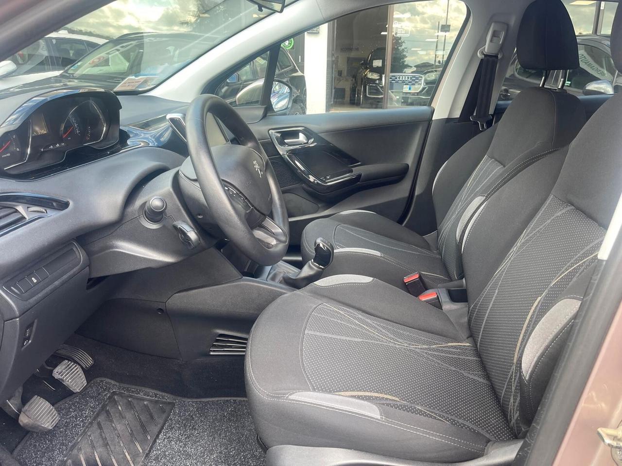Peugeot 208 1.4 HDi 68 CV 5 porte Allure