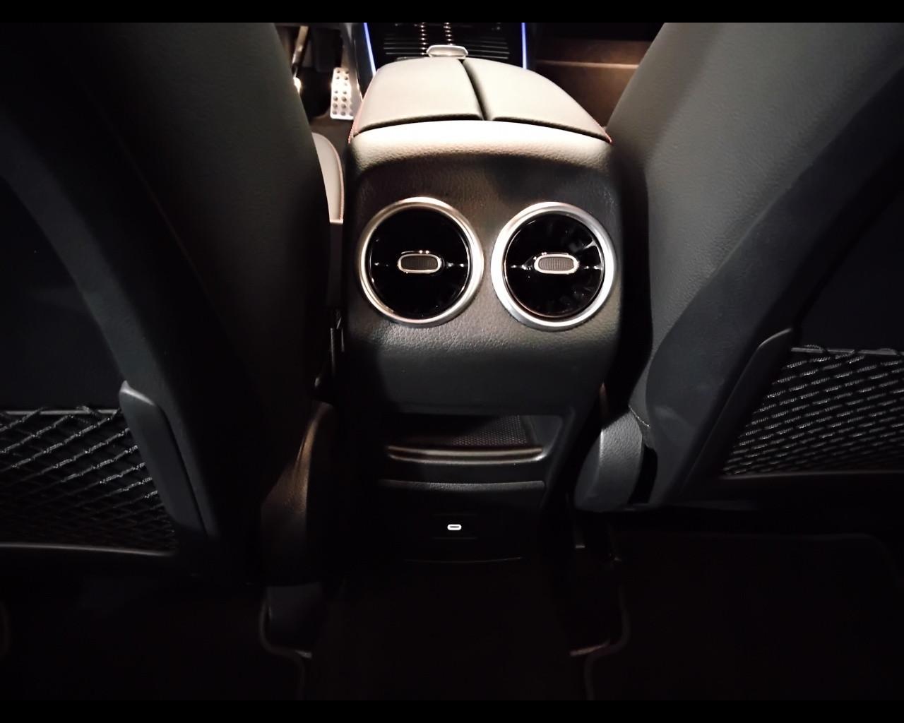 Mercedes-Benz Classe B - W247 2023 - B 250 e phev AMG Line Premium auto