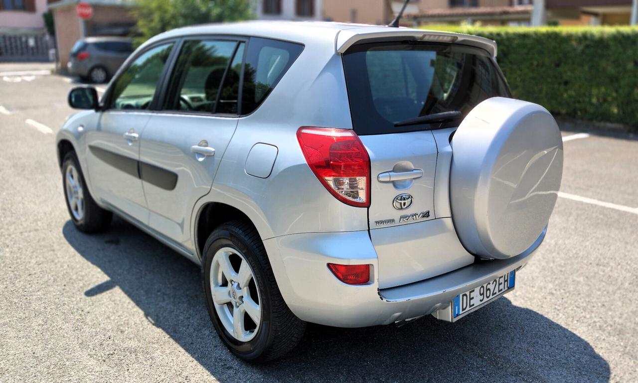 Toyota RAV 4 2.2 D-4D 136 CV Luxury