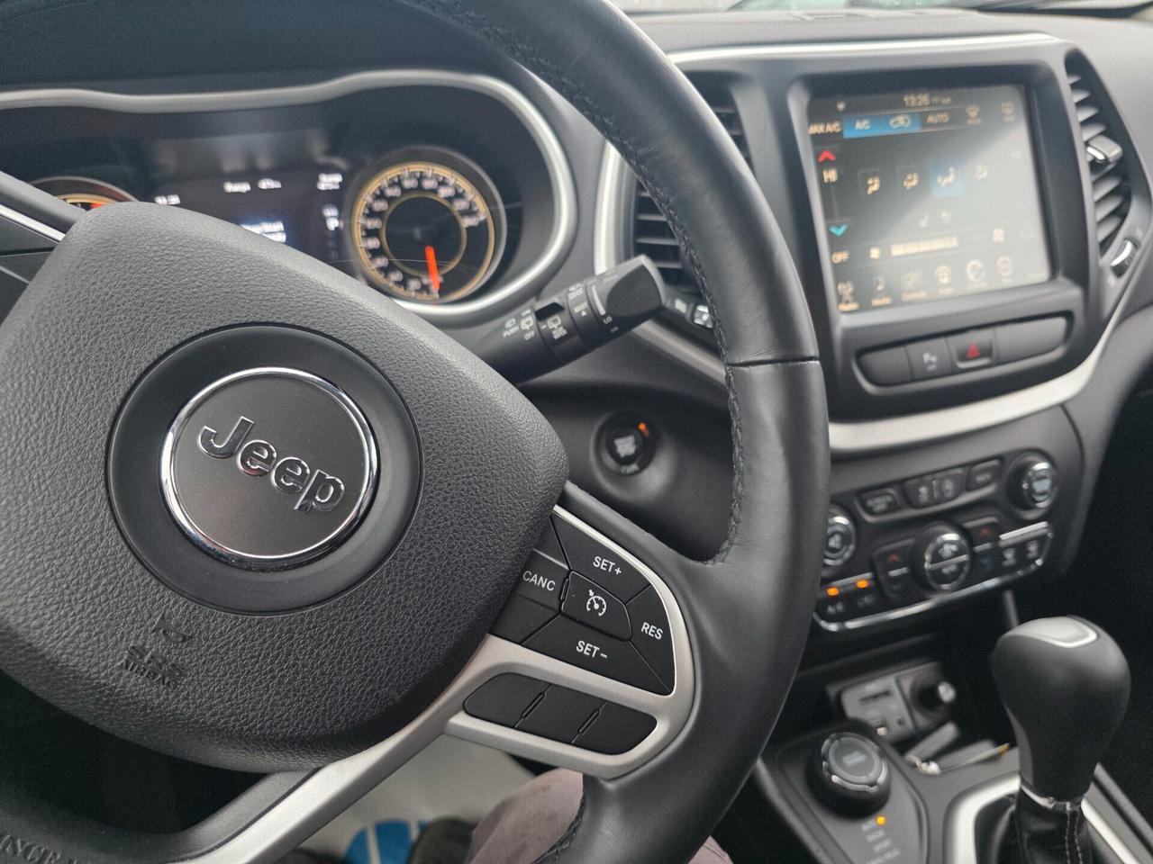 Jeep Cherokee 2.2D 200cv strafull 4WD automatic