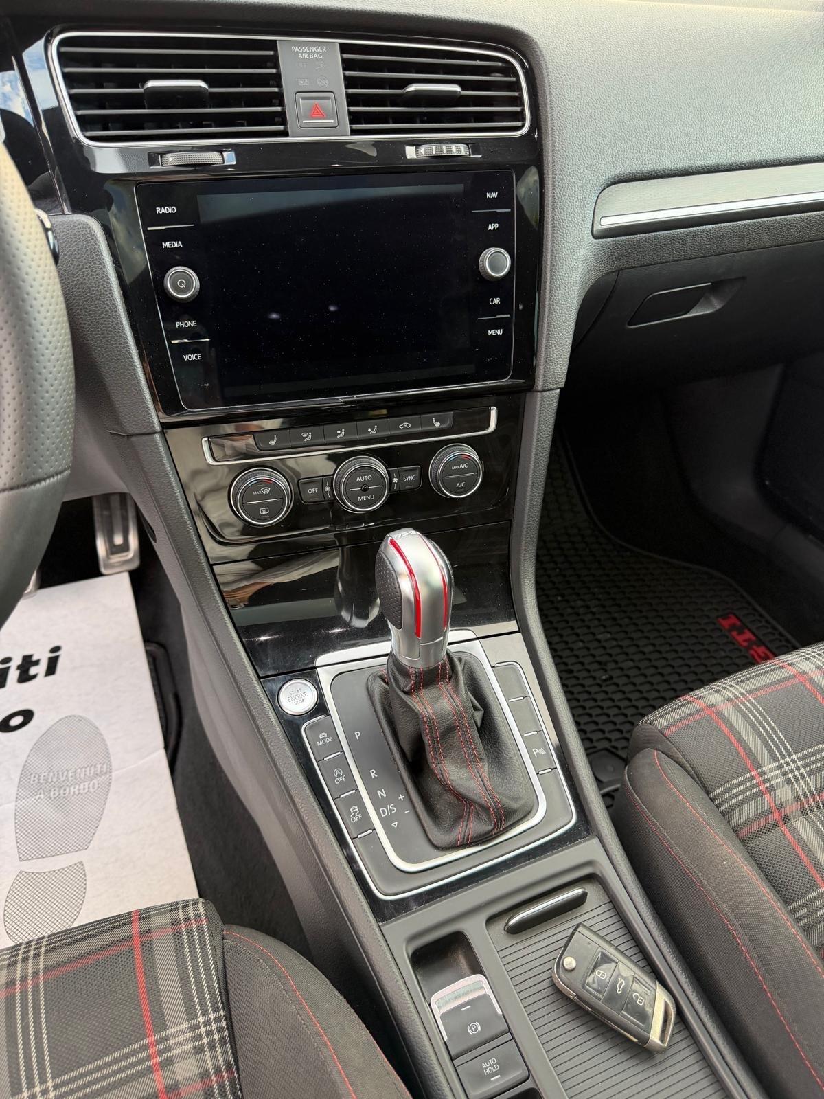 Volkswagen Golf GTI Performance 2.0 245 CV TSI DSG 5p. BMT