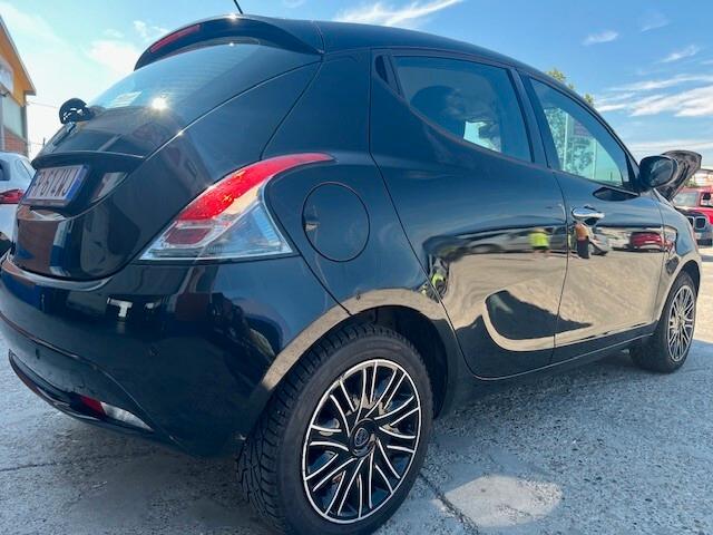 Lancia Ypsilon 1.2 69 CV 5 porte GPL Ecochic Gold