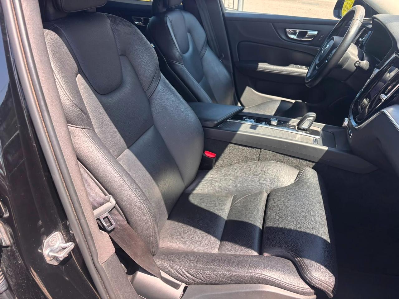 Volvo V60 B4 (d) Geartronic R-Design
