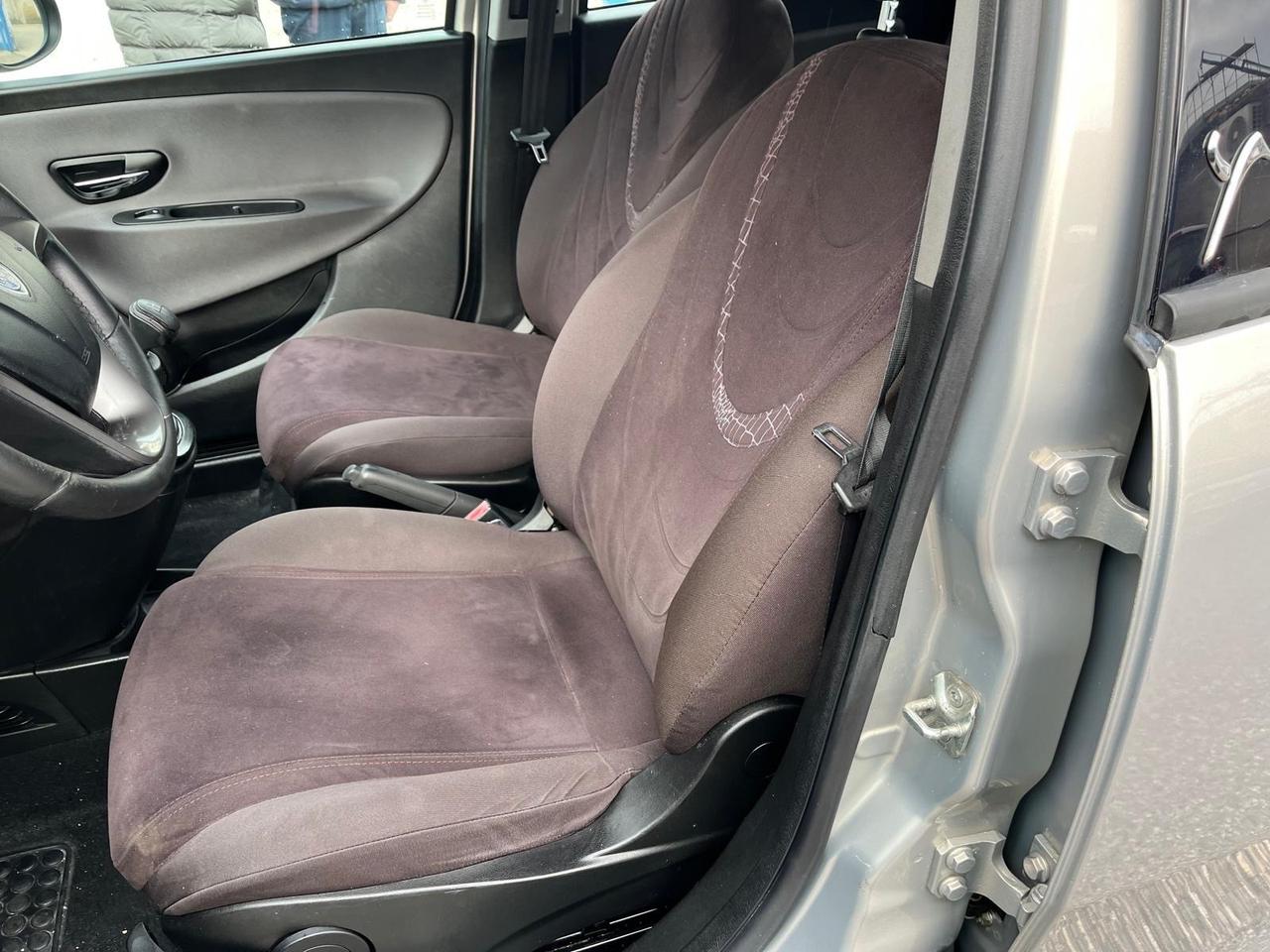 Lancia y 5P-1.2 gpl-km 130000-full-11/2011