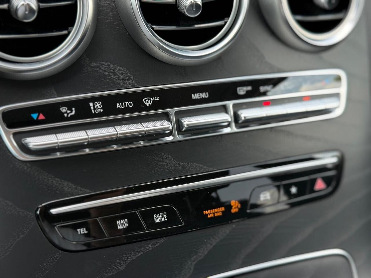 GLC 220 d 4Matic Premium Plus Opaco + Pedane