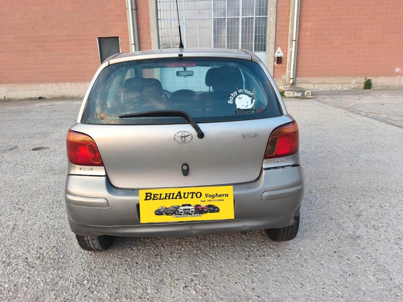 Toyota Yaris 2004---1.0 Benzina Neopatentati
