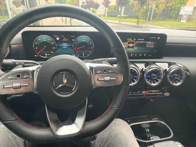 Mercedes-Benz CLA 180 Shooting Brake Premium Automatica