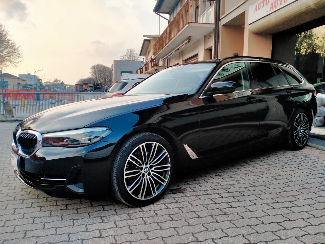 BMW 520 D TOUR. MHEV 48V XDRIVE M.Y.22 LEGA 19 MSPORT / PELLE NERA