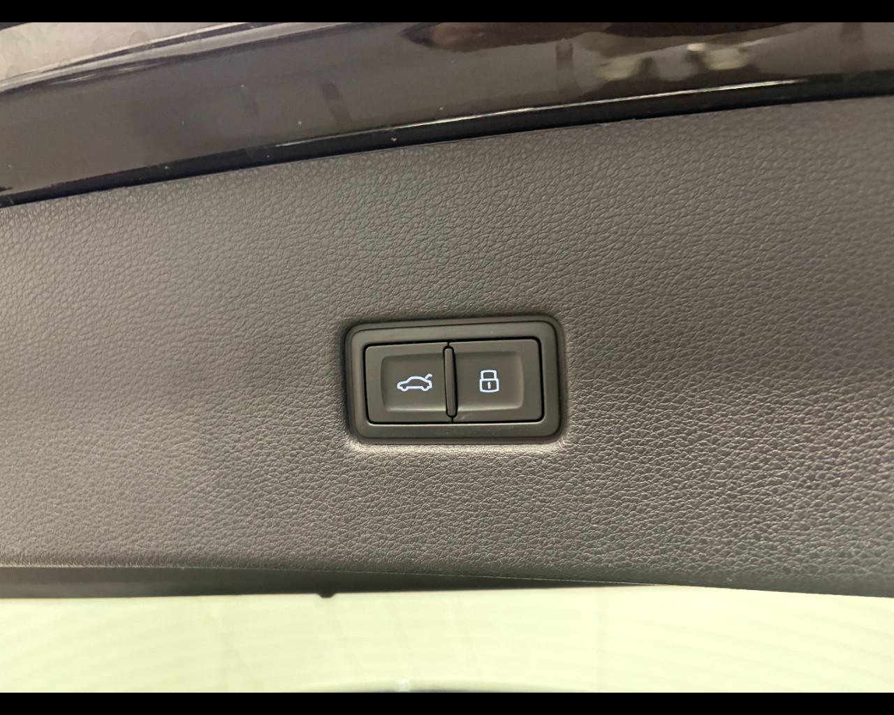 AUDI Q8 50 TDI MHEV QUATTRO S-TRONIC S LINE EDITION