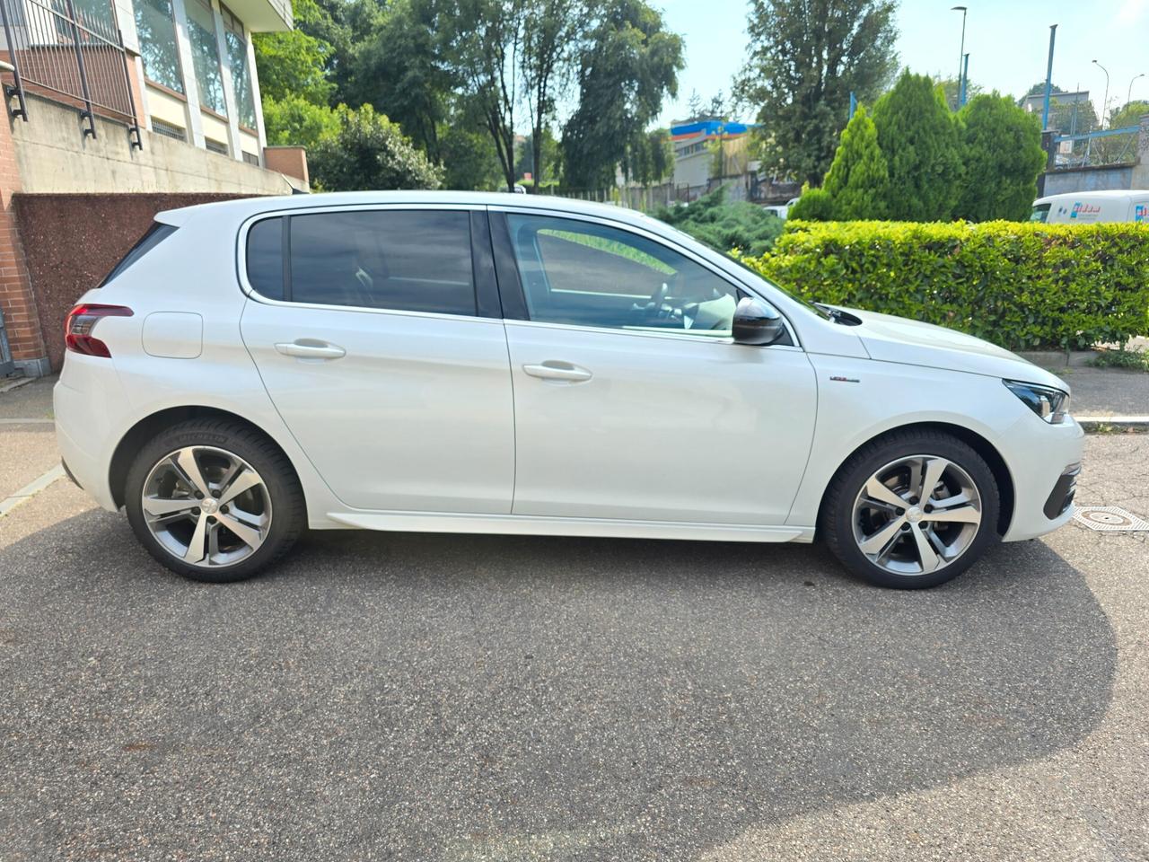 Peugeot 308 BlueHDi 130 GT Line Automatica