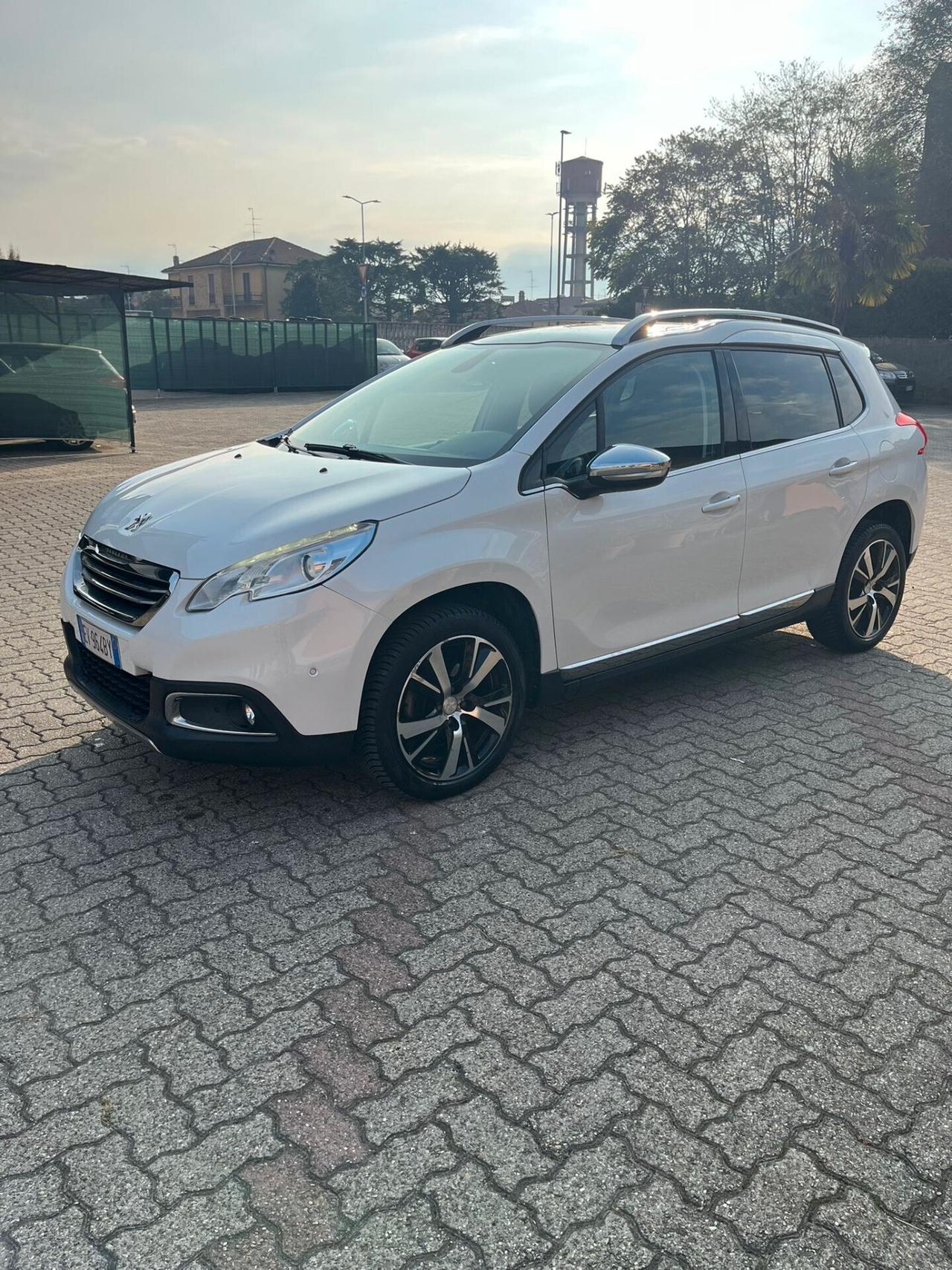 Peugeot 2008 1.6 e-HDi 115 CV Stop&Start Allure