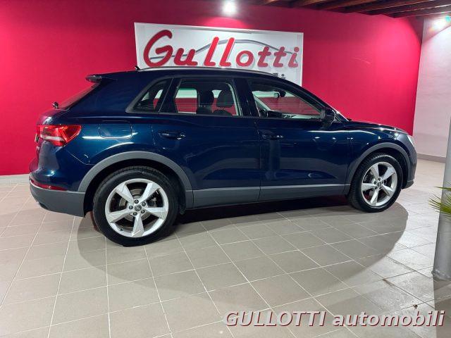 AUDI Q3 2.0 TDI 150 CV S-tronic Business