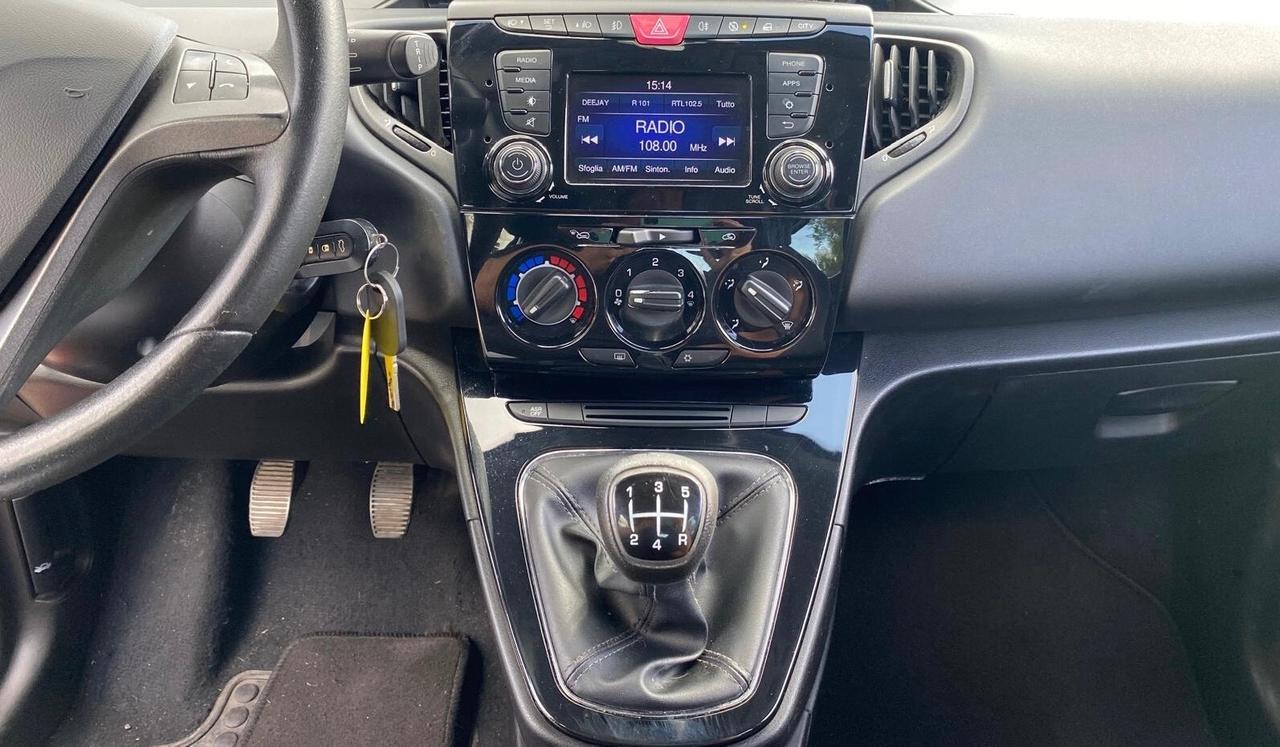 Lancia Ypsilon 1.3 MJT 16V 95 CV 5 porte anno 2017