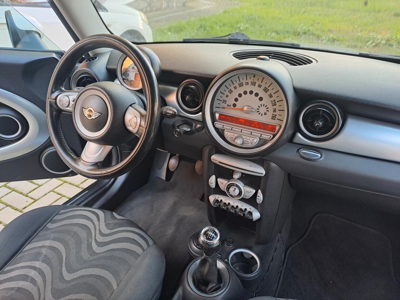 Mini 1.6 16V Cooper D OK NEOPATENTATI