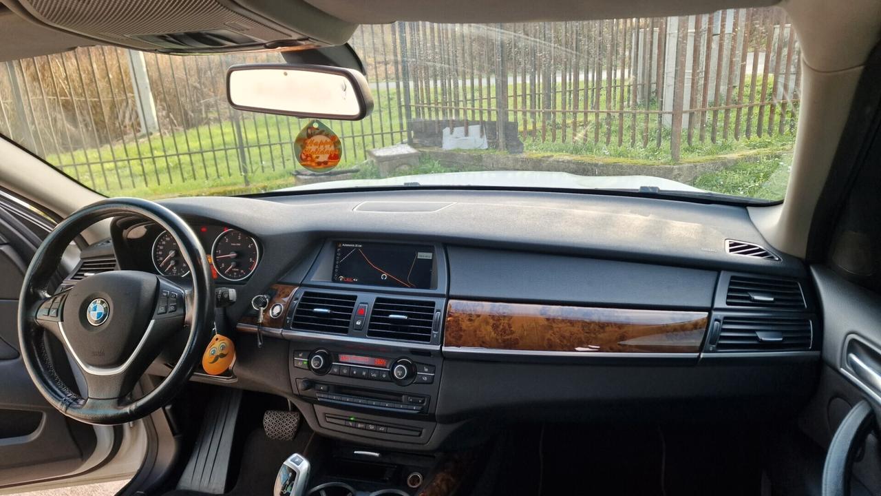 BMW X5 xDrive30d Futura - 2011
