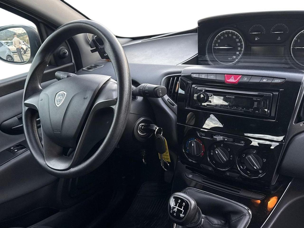 Lancia Ypsilon 1.2 gold 69cv