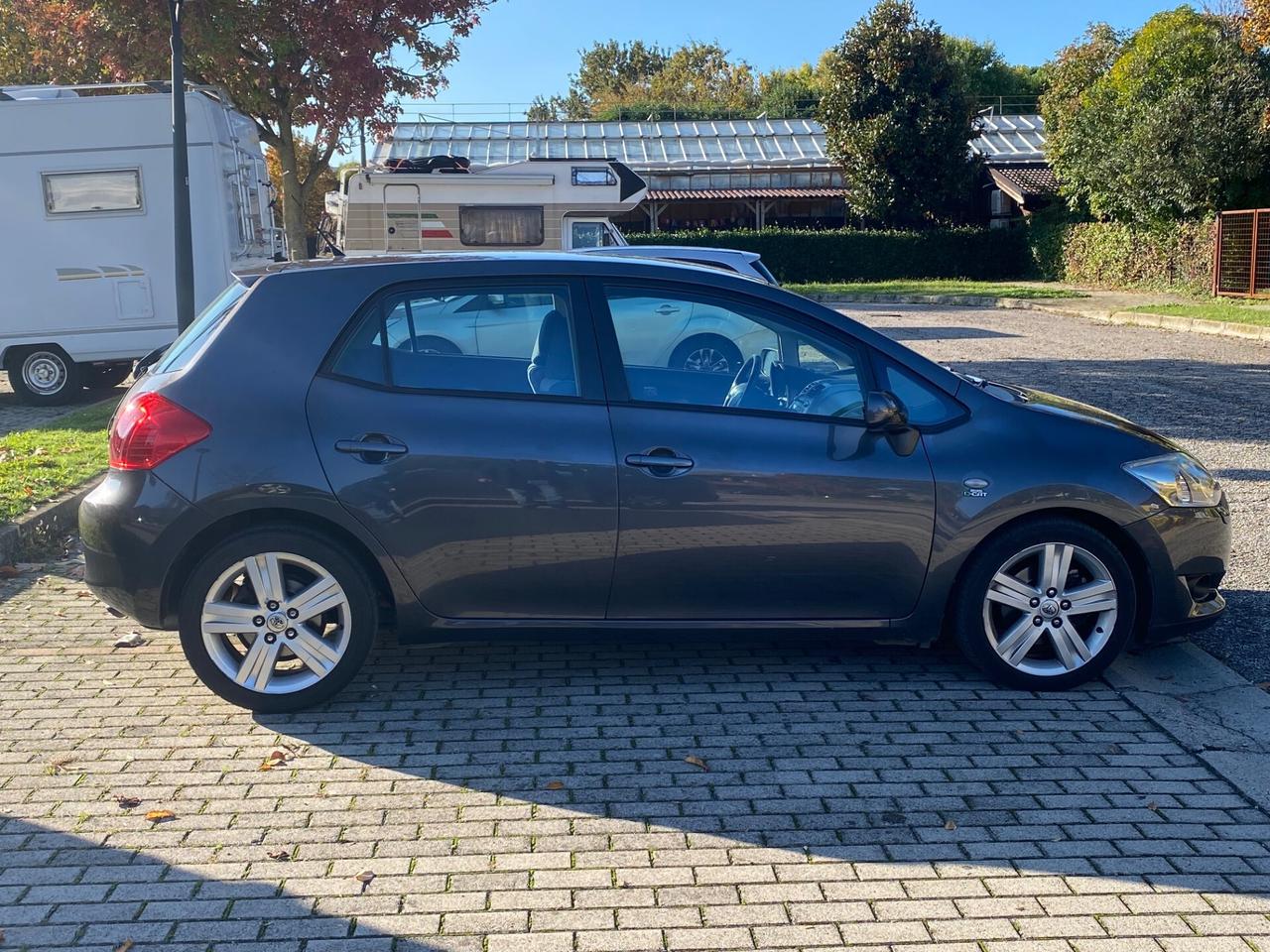 Toyota Auris 2.2 D - Versione Introvabile