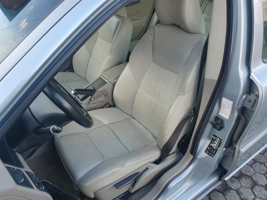 Volvo V70 2.4 D5 Sport AWD omologata 7 posti