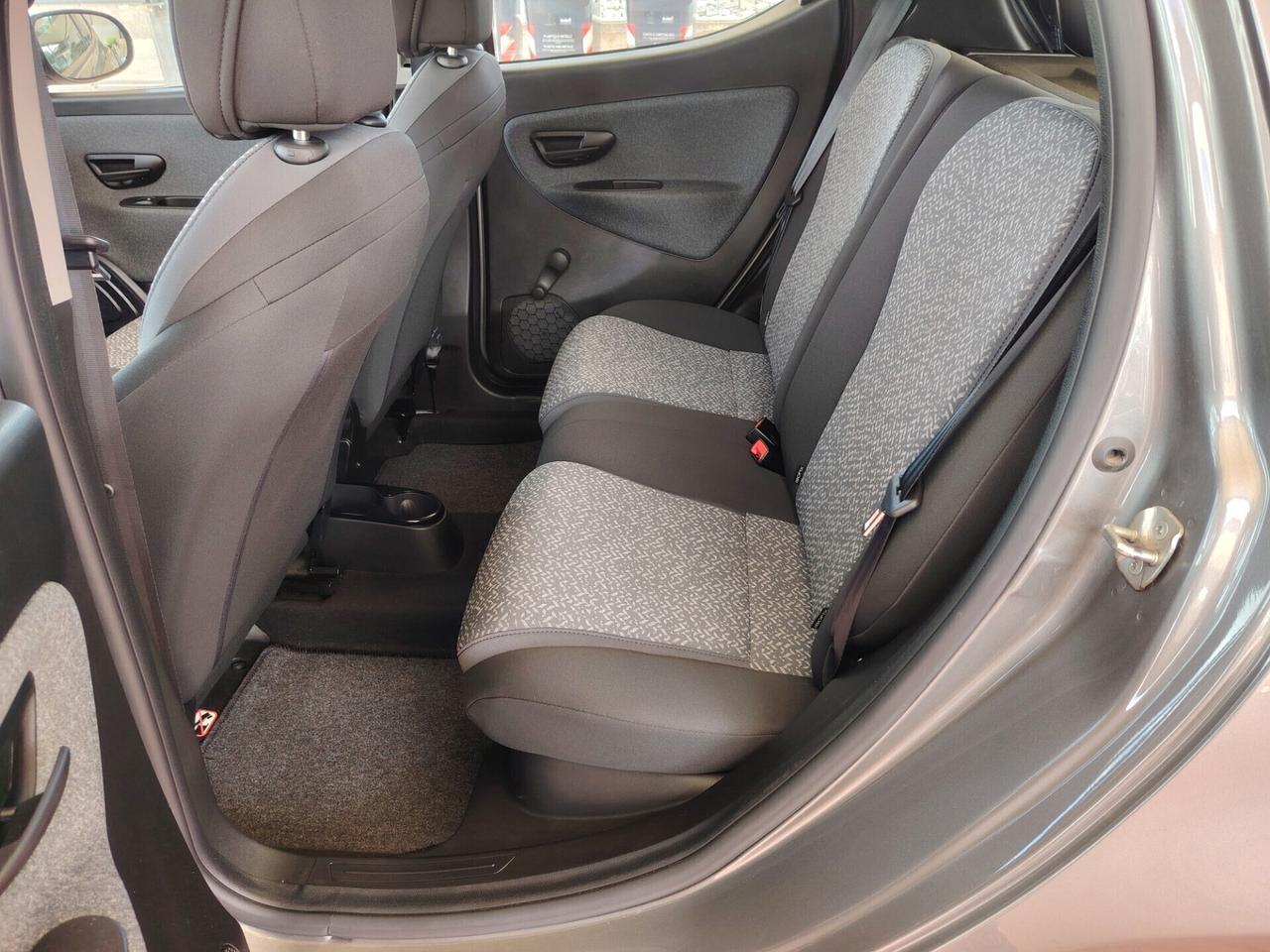 Lancia Ypsilon 1.0 FireFly Hybrid 9.000 km 2023