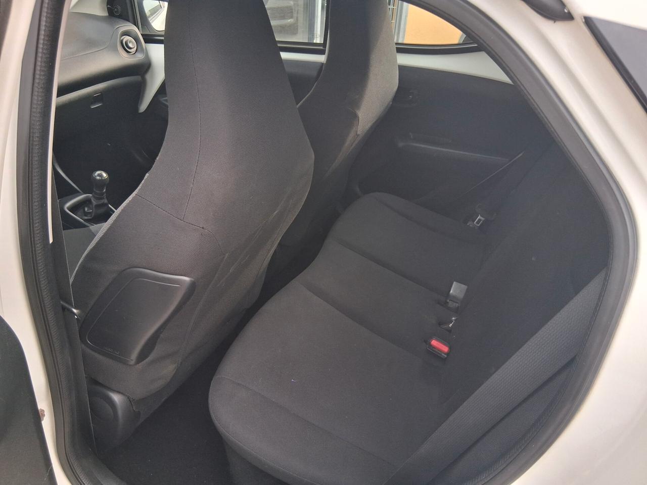 Toyota Aygo 1.0 VVT-i 69 CV 5 porte x-cool