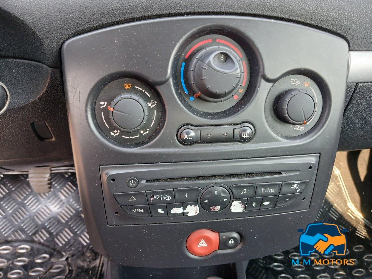 Renault Clio 3 Porte Clio 3p 1.2 16v Dynamique