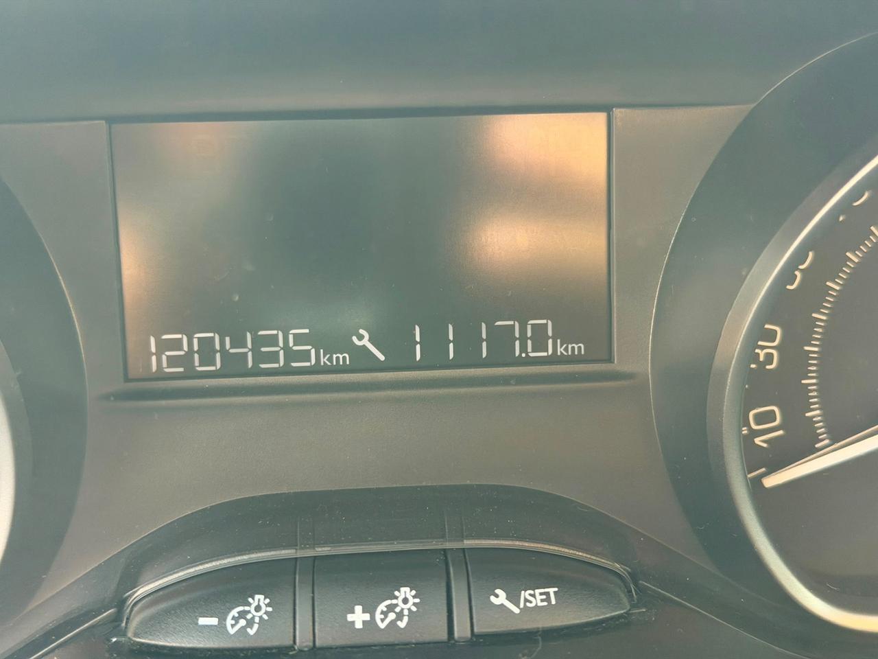 Peugeot 208 PureTech 82 Allure 120000 km