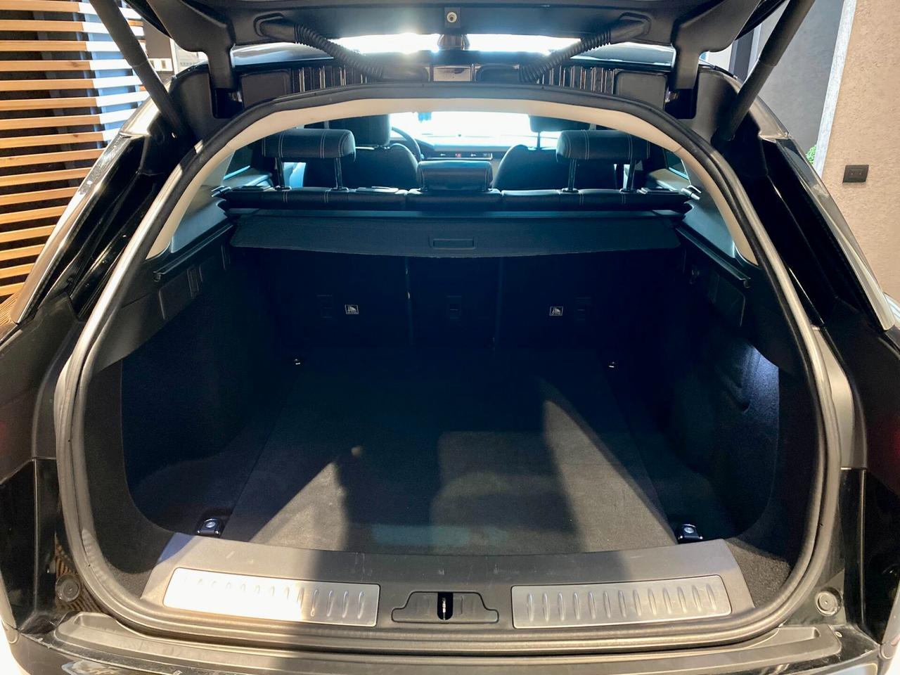 Land Rover Range Velar 2.0D I4 240 CV HSE