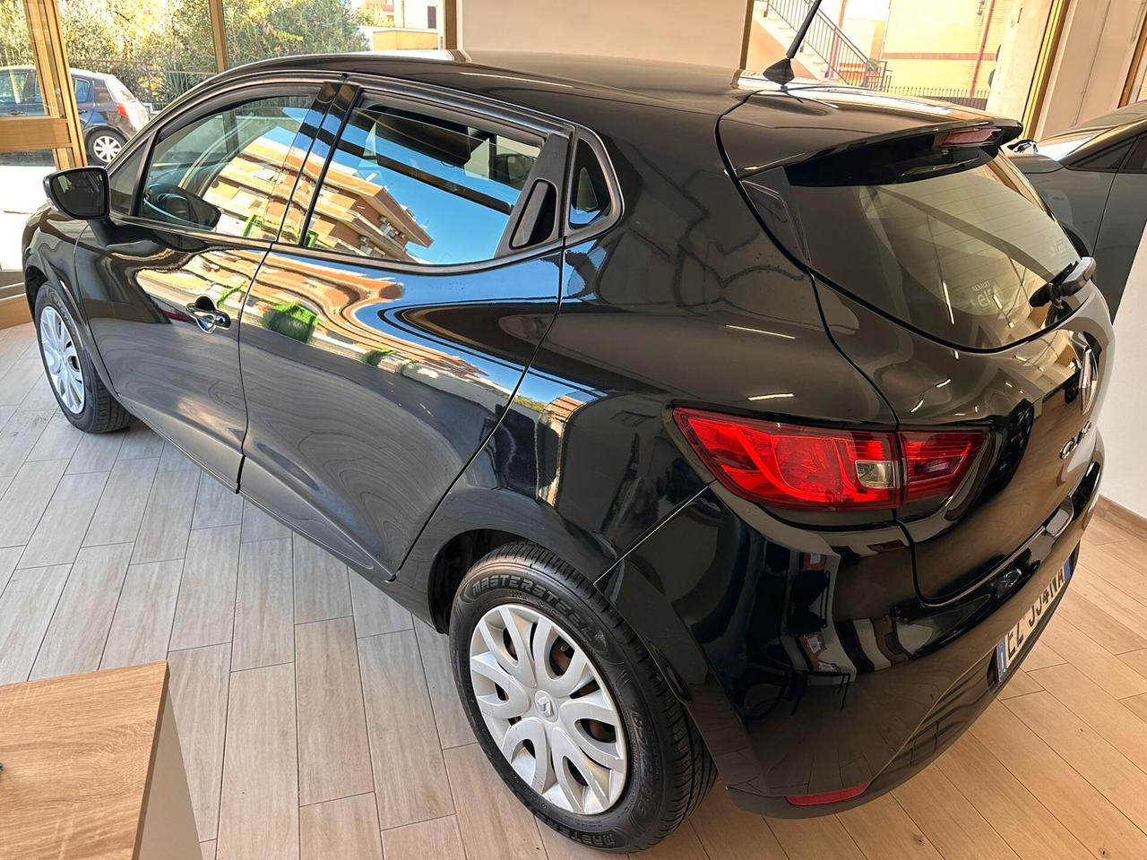 Renault Clio 1.2 75CV 5 porte Wave