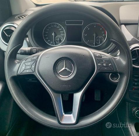 MERCEDES-BENZ B 180 CDI BLUEE EFFICIENCY Executi